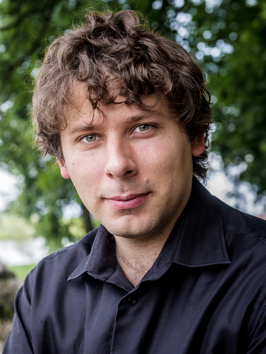 Marek Szlezer